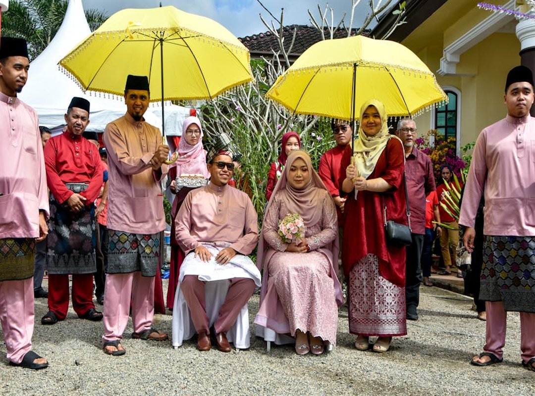 Understanding 'Malay Twitter': Key Slang and Cultural Context